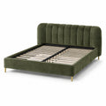 Lit en velours vert avec pieds en métal doré